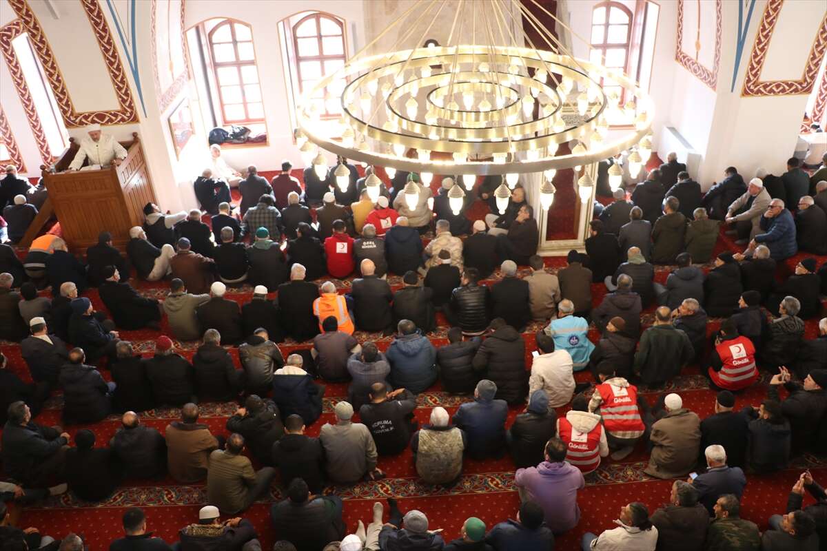 Konya ayağa kaldırdı! Habibi Neccar’da 3 yıl sonra ilk cuma 9